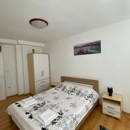 - Stan Na Dan Lenjinka Apartment Vranje