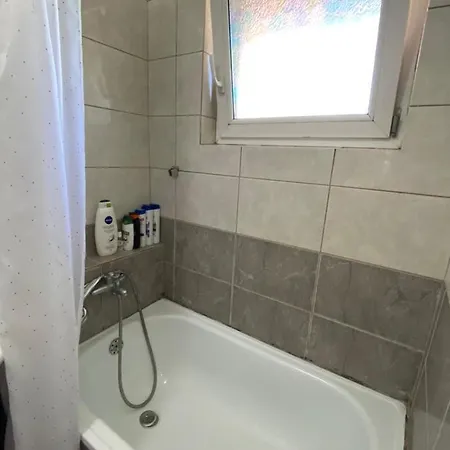 - Stan Na Dan Lenjinka *