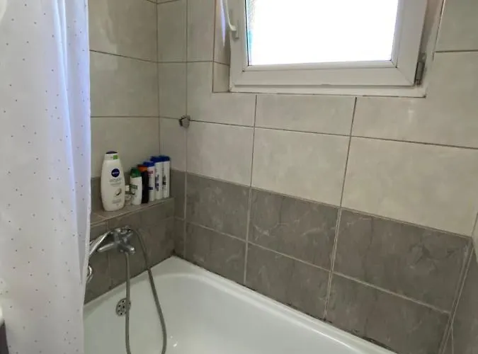 - Stan Na Dan Lenjinka *